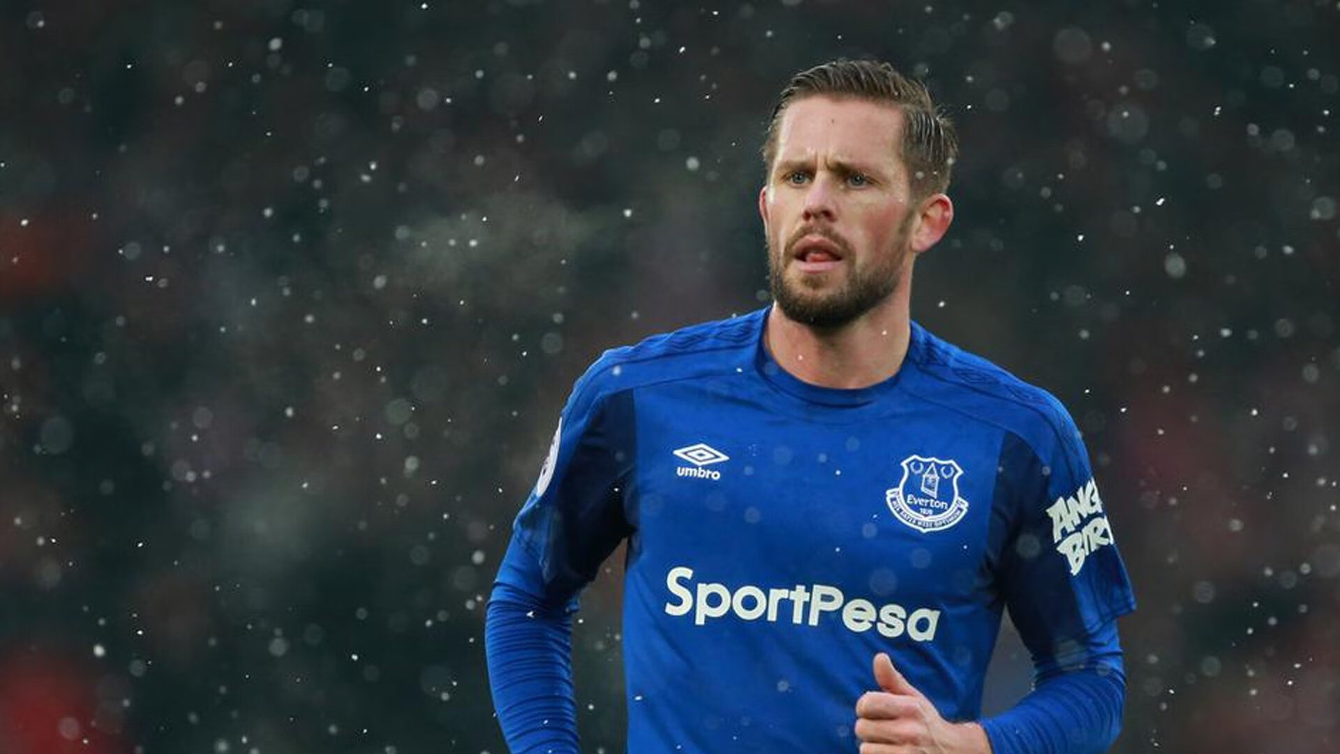 开云体育在线-拉什福德攻防统治启示录，拜仁血拼药厂的终极预演