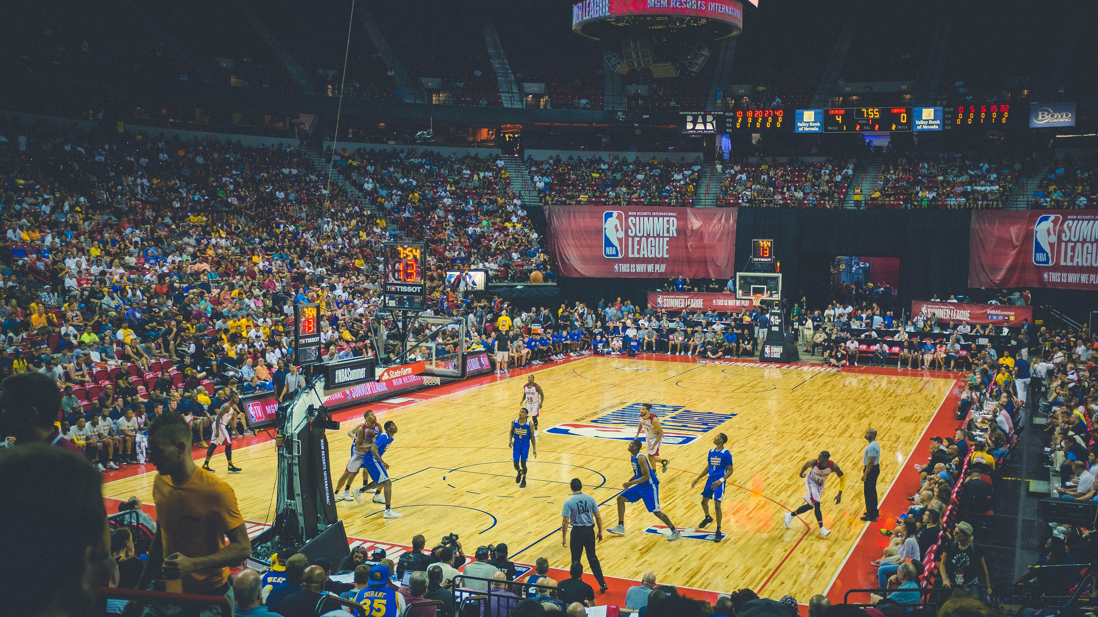 开云体育app-西决生死战焦点战，雷霆带走森林狼，青春风暴席卷联盟